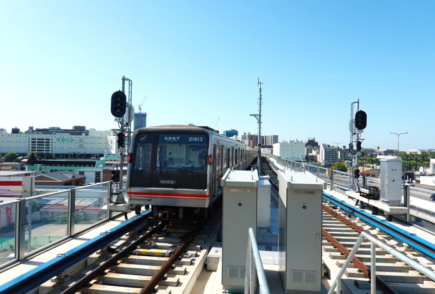 箕面萱野駅　ホーム