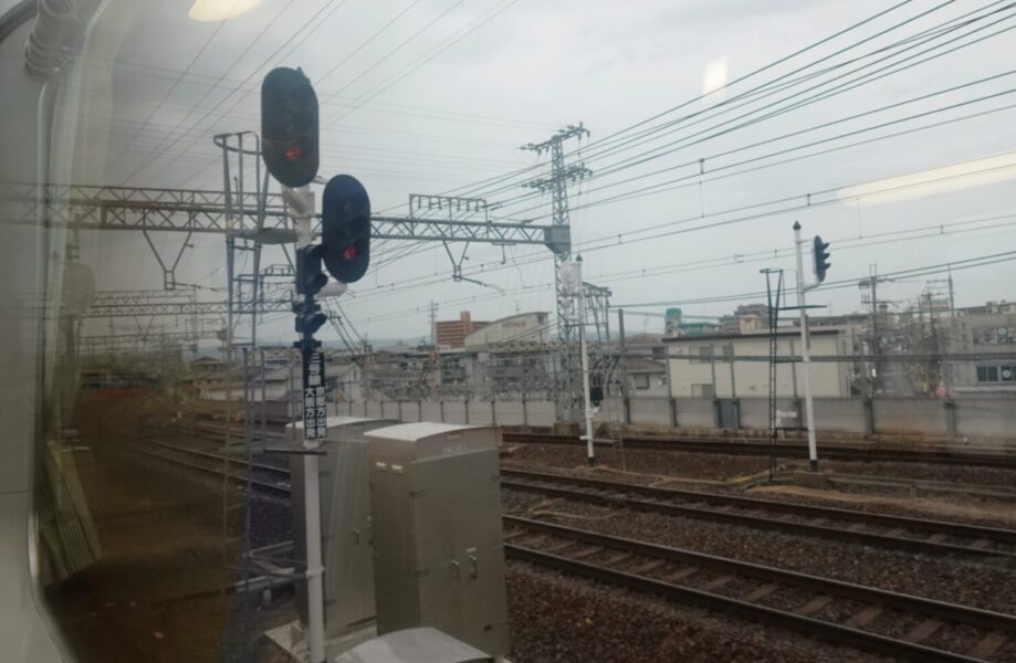 ビスタカー　車窓（大和八木駅　発車）