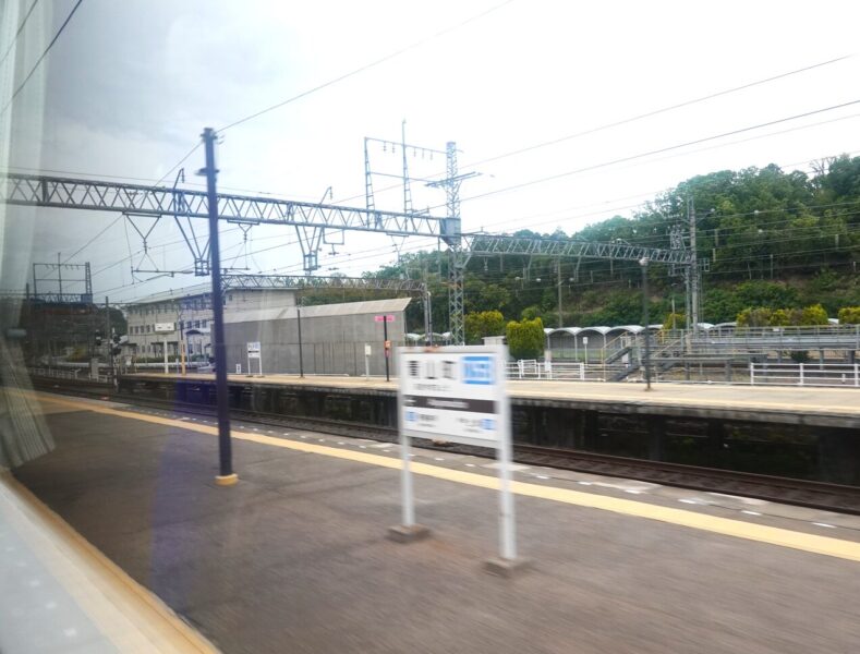 ビスタカー　車窓（青山駅）