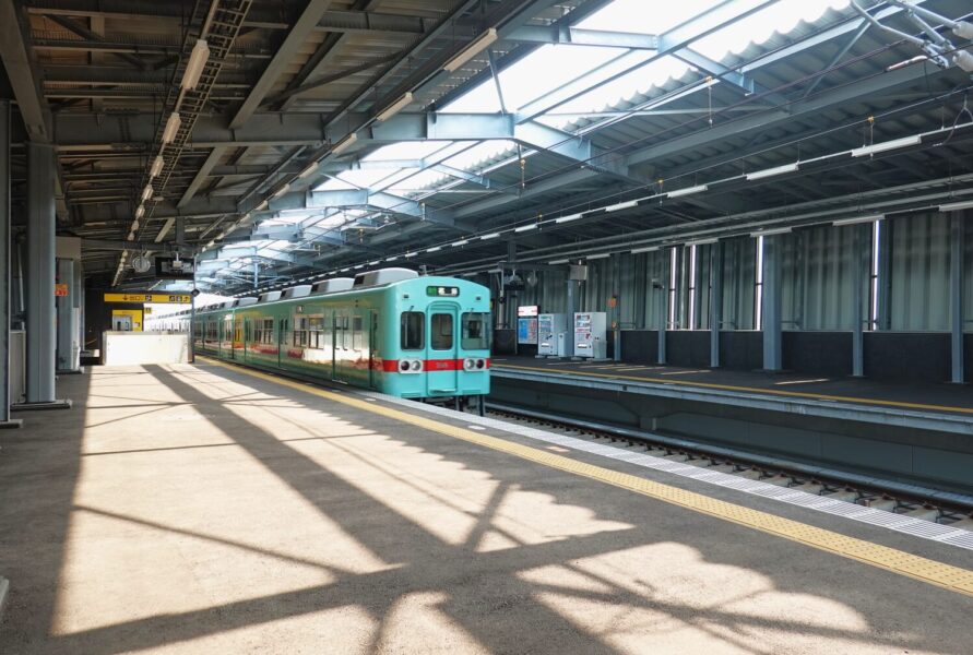 西鉄 桜並木駅（ホーム）雑餉隈方